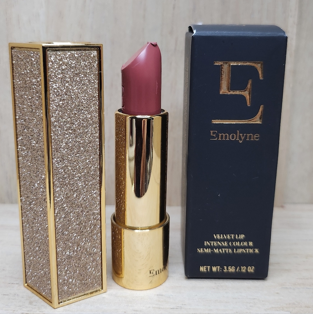 Velvet Lip Intense Colour Semi-Matte Lipstick from Emolyne. Shade mauve-toned.
